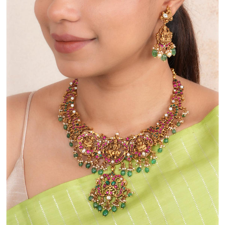 Elegance Short Necklace