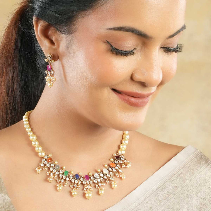 Clusting Victorian Short Necklace Set