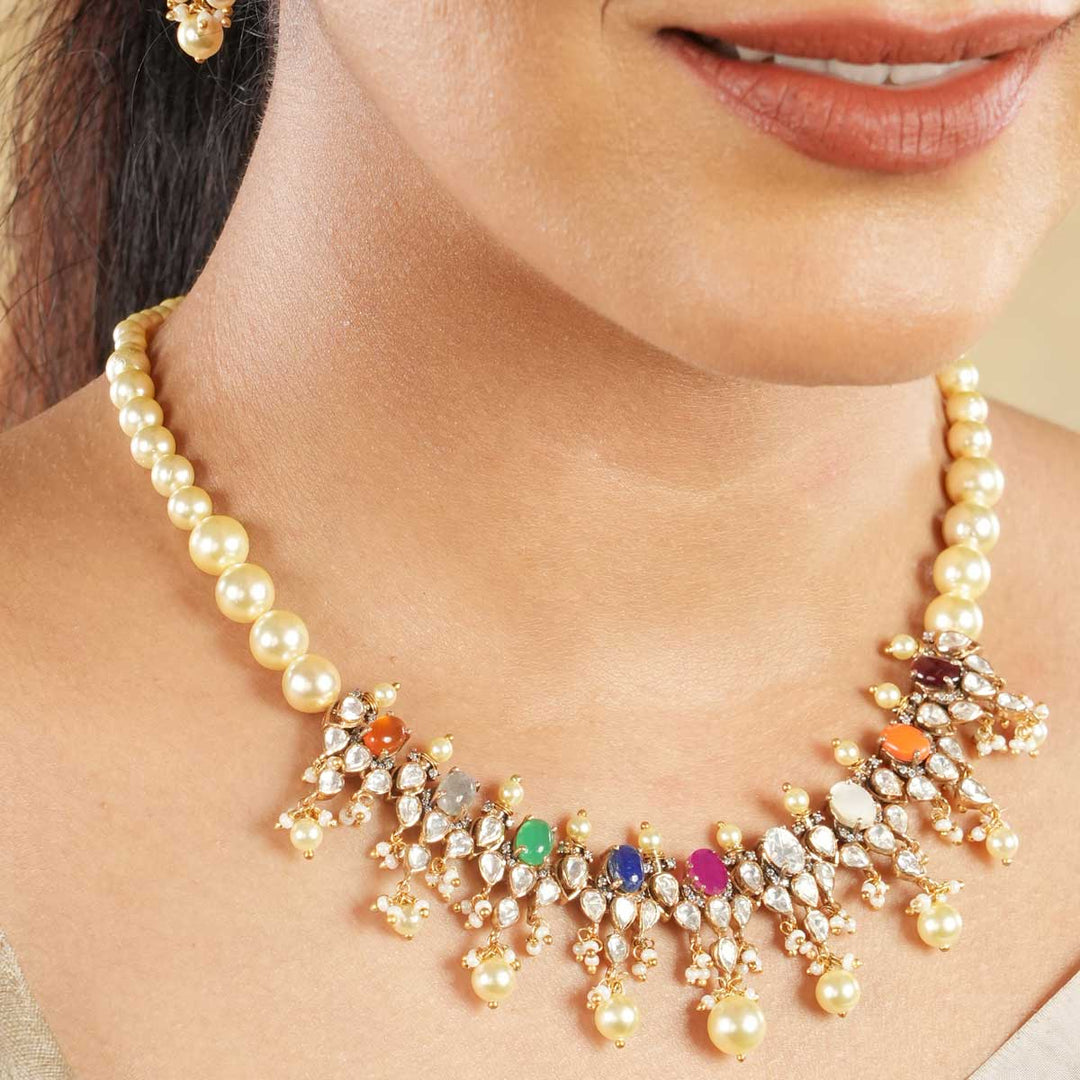 Clusting Victorian Short Necklace Set ₹ 52,325