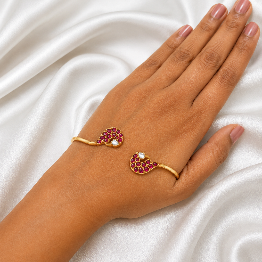 Saanvika Kundan Palm Bracelet