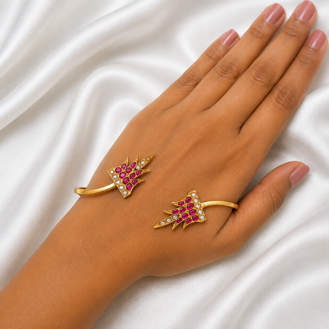 Attractive Kundan Palm Bracelet