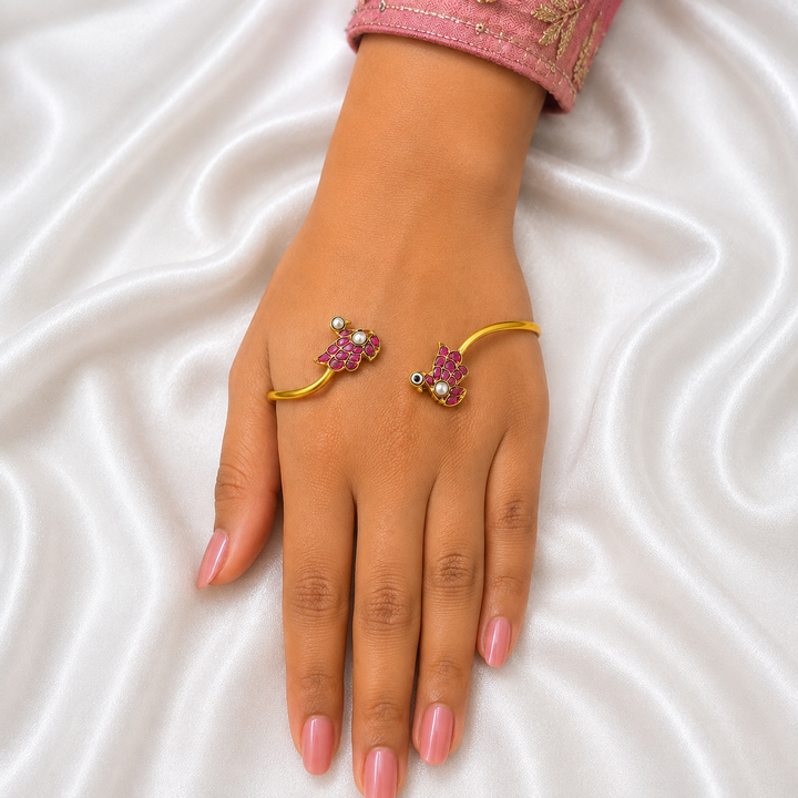 Yalisha Kundan Palm Bracelet