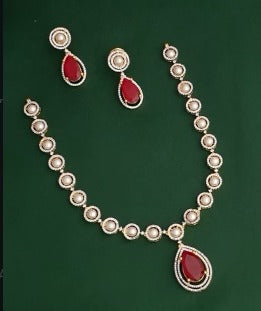 Sparkling Avikam Short Necklace Set
