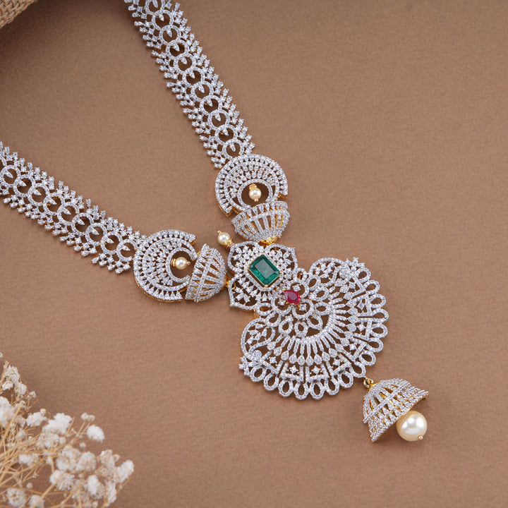 Elegance On Avikam Necklace Set