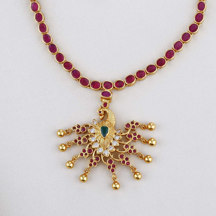 Pranisha Short Necklace