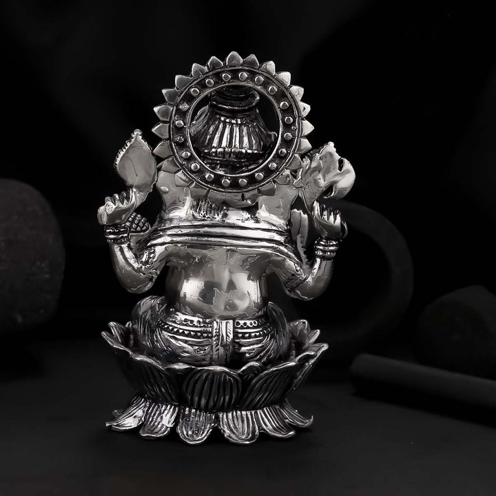 Vinayagar Divine Idol