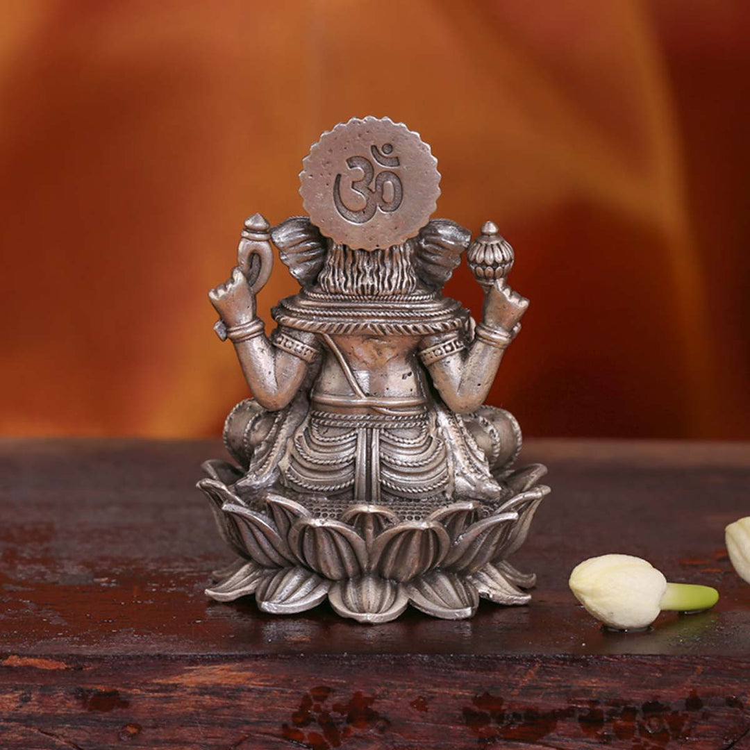 Ganesha On Lotus 3D Idol